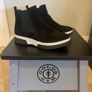 Black Chelsea Boots
